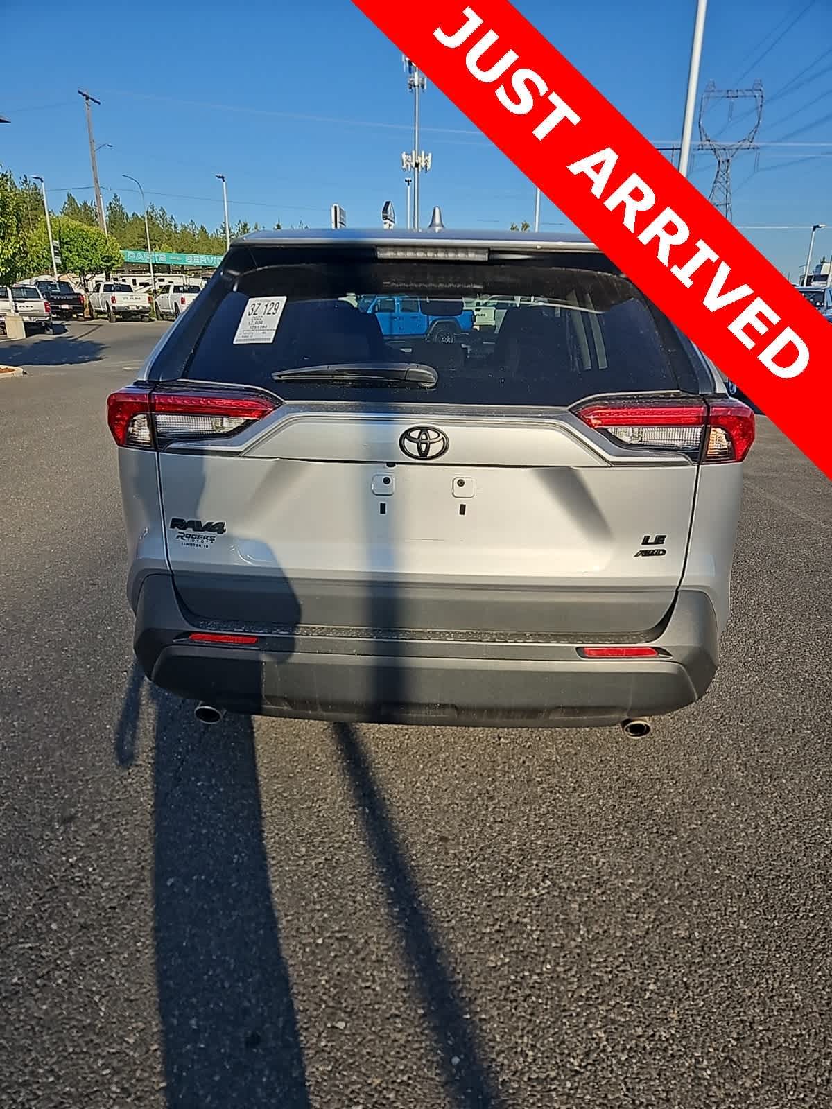 Thumbnail: 2022 Toyota RAV4 - 4