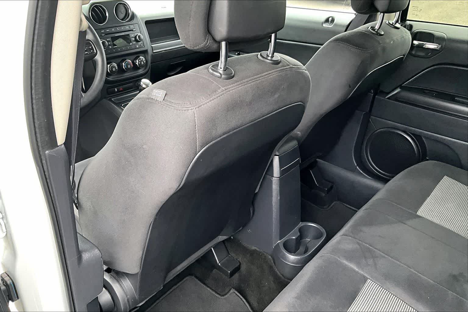 Thumbnail: 2016 Jeep Patriot - 12