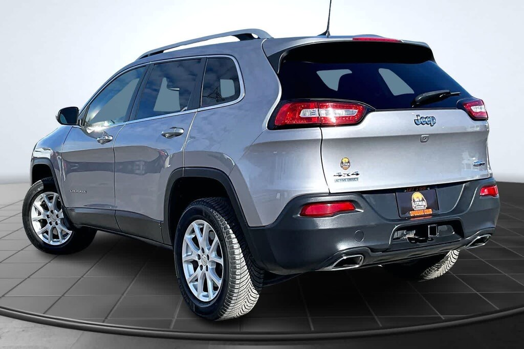 Used 2017 Jeep Cherokee Latitude SUV