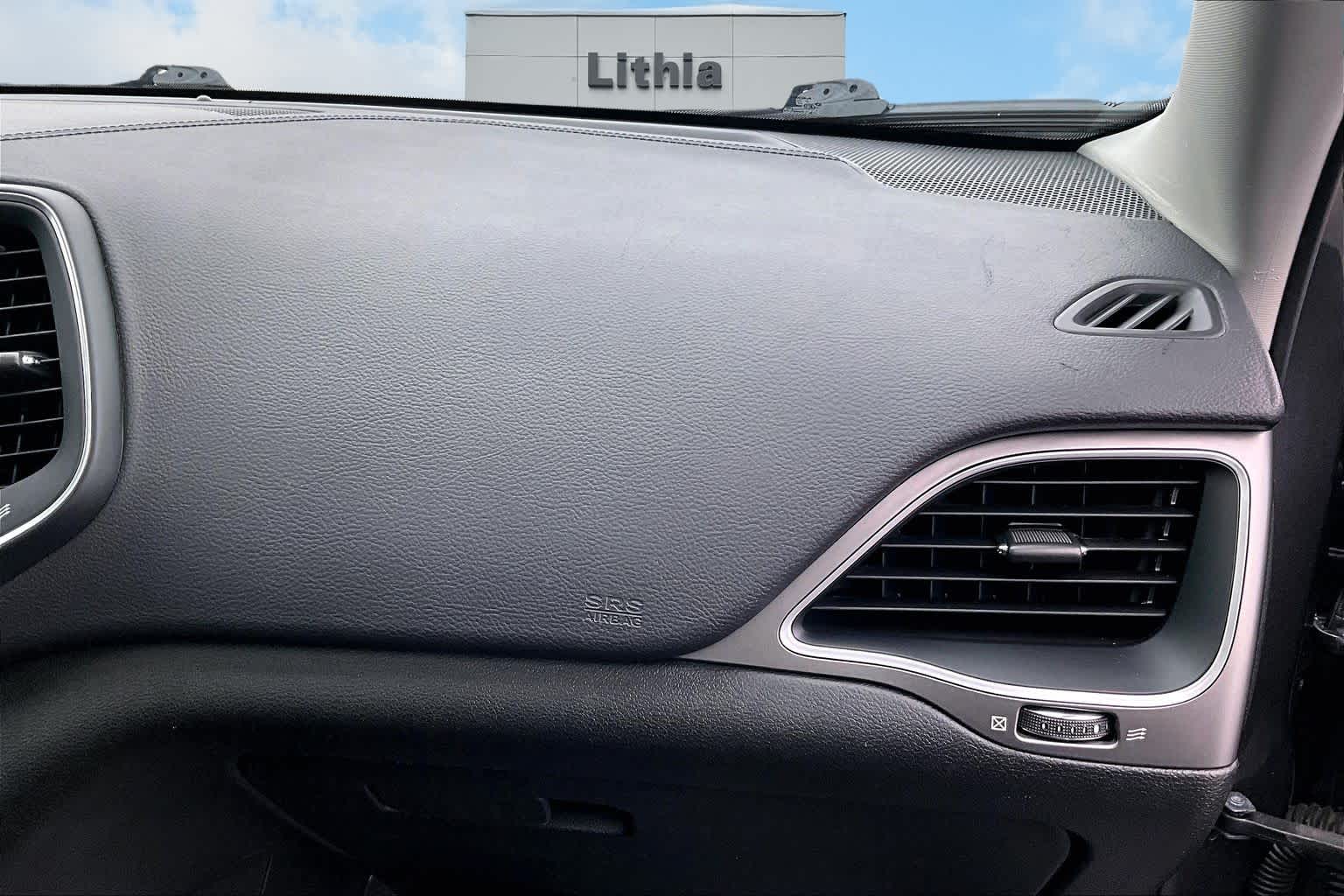 Thumbnail: 2022 Jeep Cherokee - 24