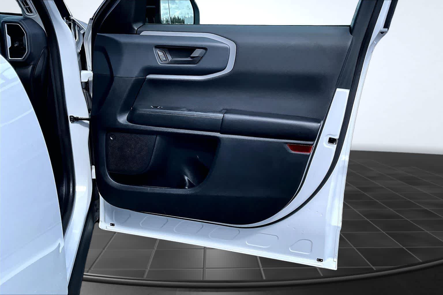 Thumbnail: 2021 Ford Bronco Sport - 29