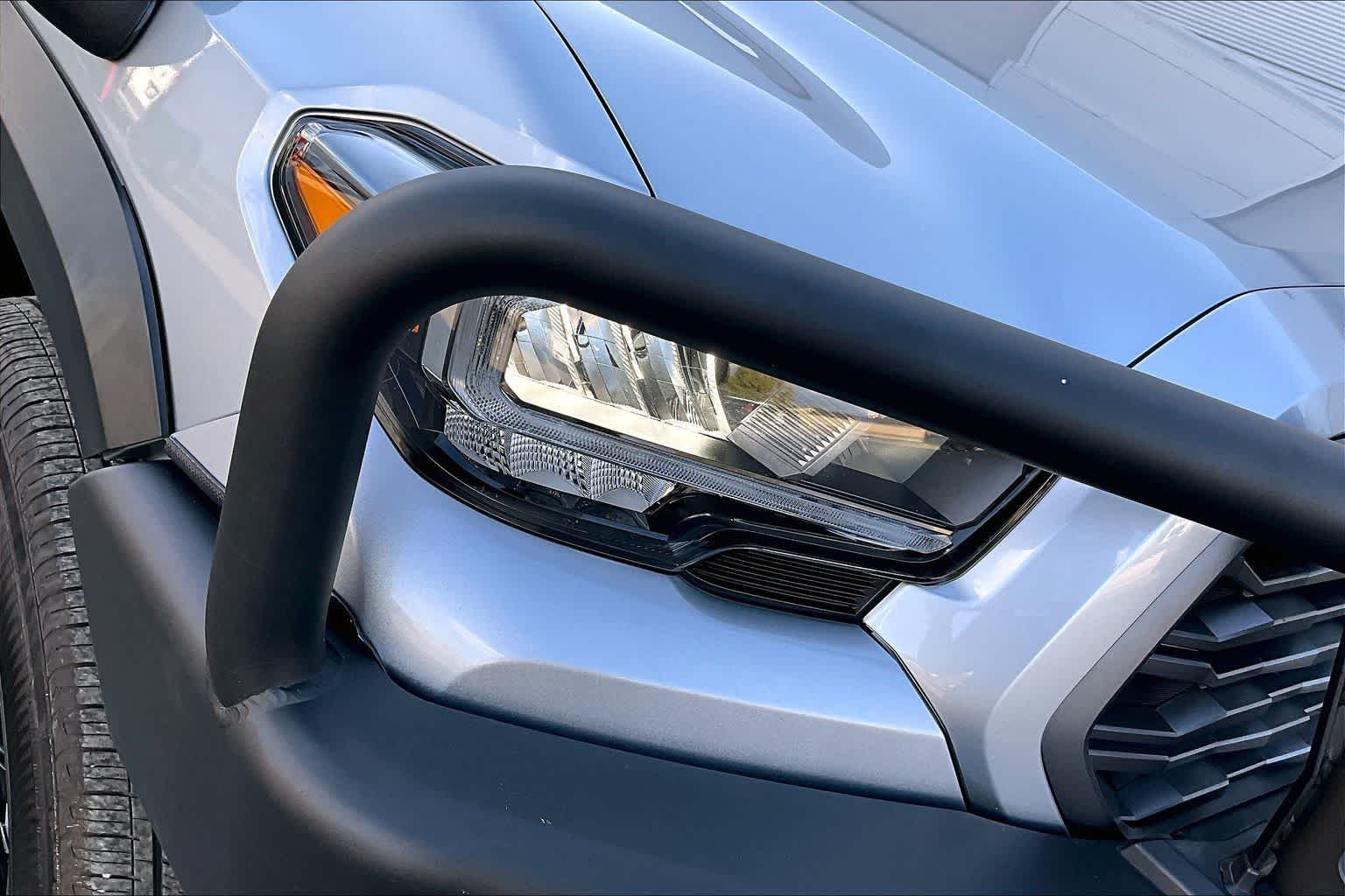 Thumbnail: 2023 Toyota Tacoma - 31