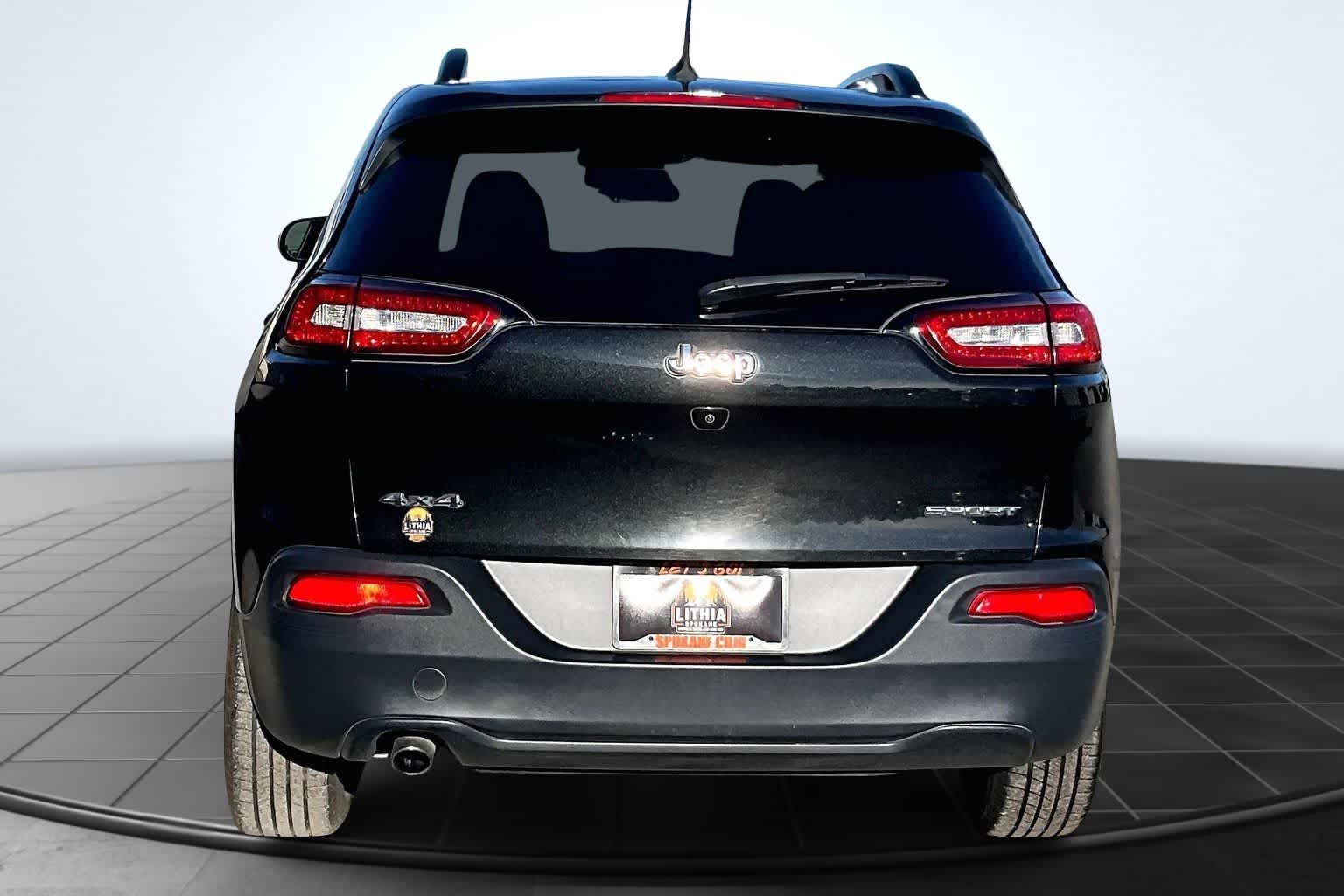 Thumbnail: 2016 Jeep Cherokee - 5