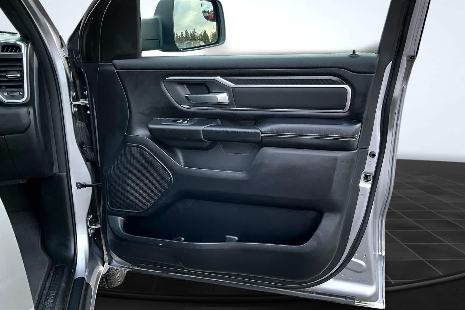 Thumbnail: 2025 RAM 1500 - 29