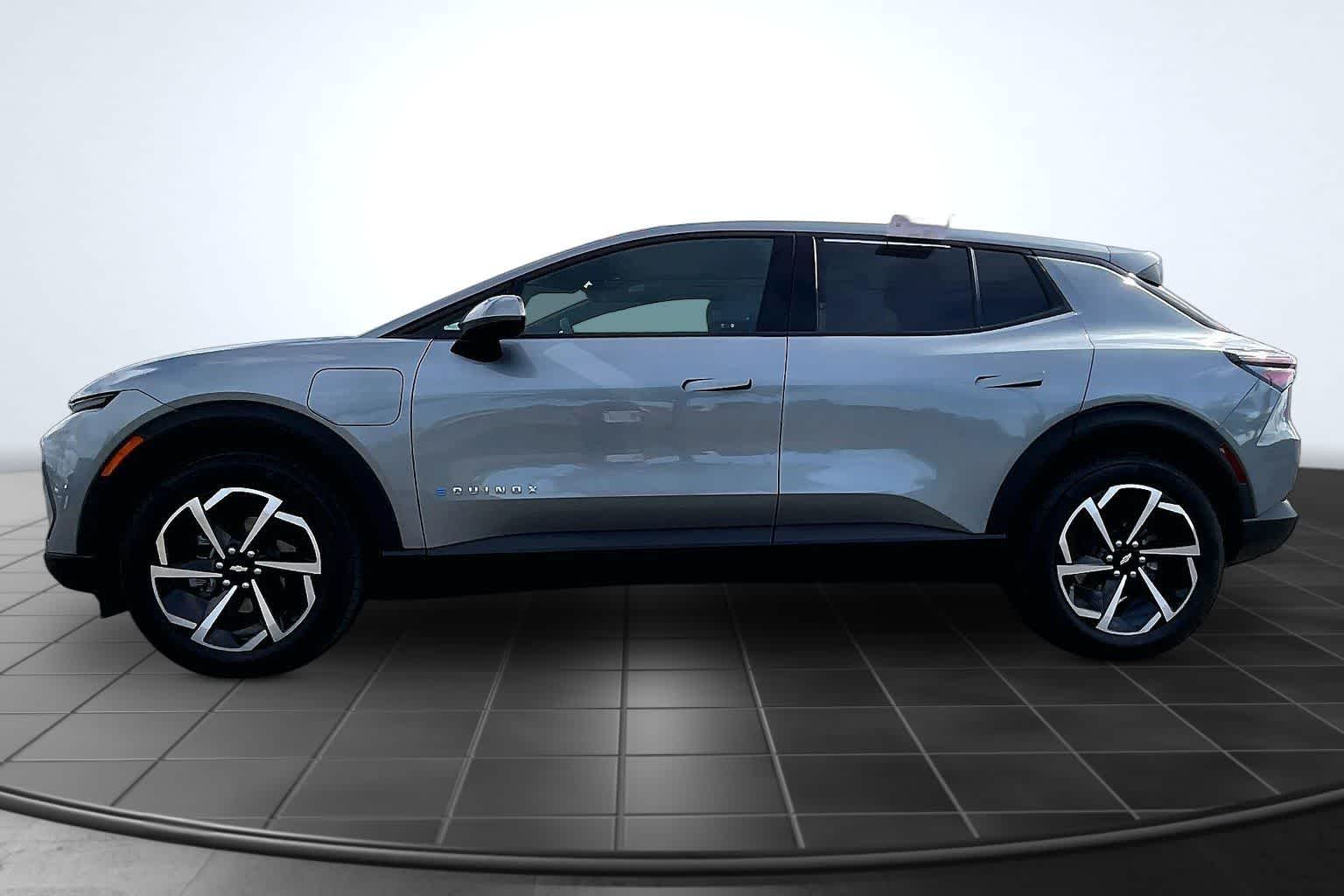 Thumbnail: 2025 Chevrolet Equinox - 3