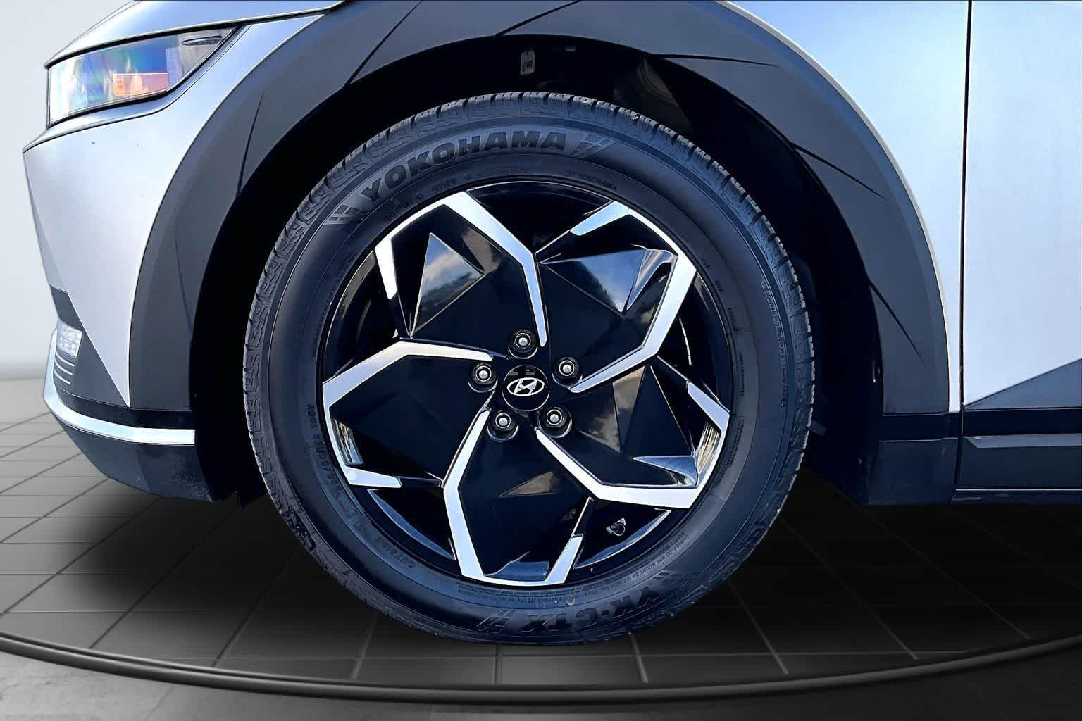 Thumbnail: 2023 Hyundai Ioniq 5 - 7