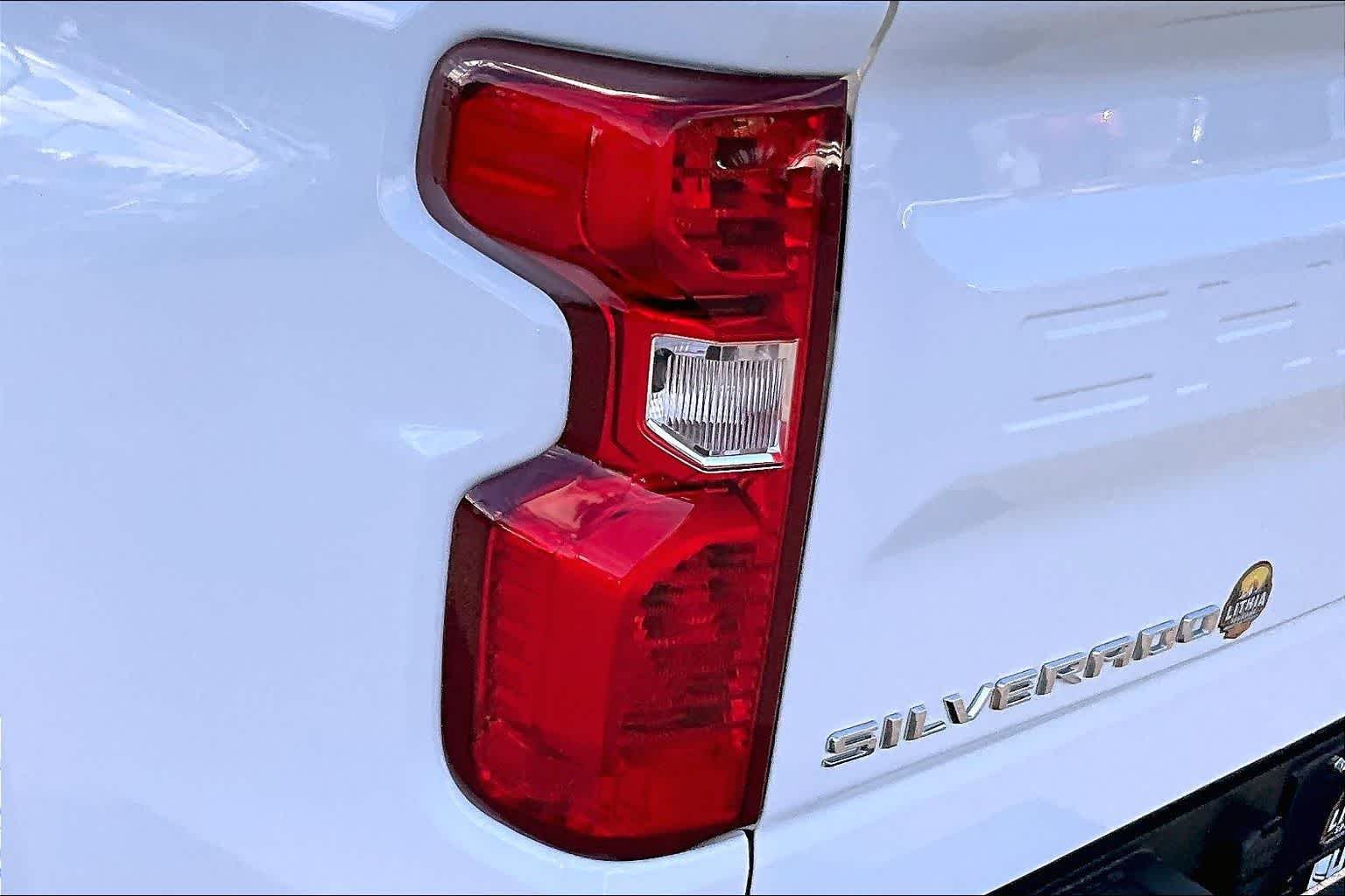 Thumbnail: 2021 Chevrolet Silverado 1500 - 32