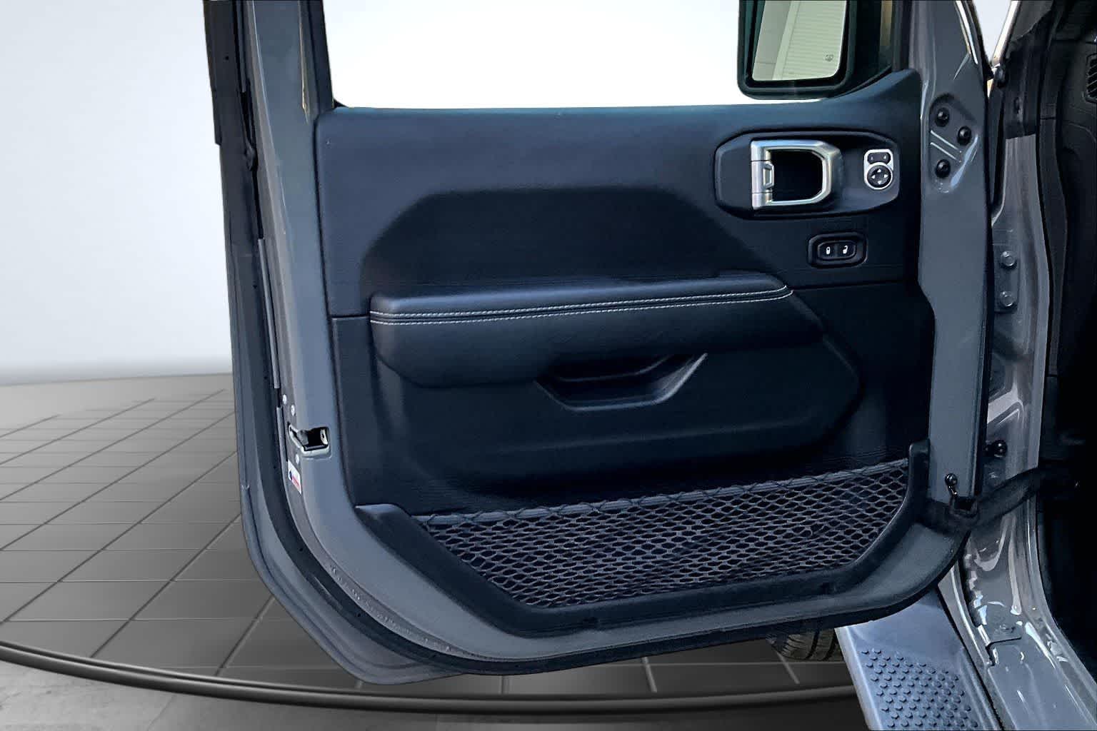 Thumbnail: 2023 Jeep Wrangler - 28
