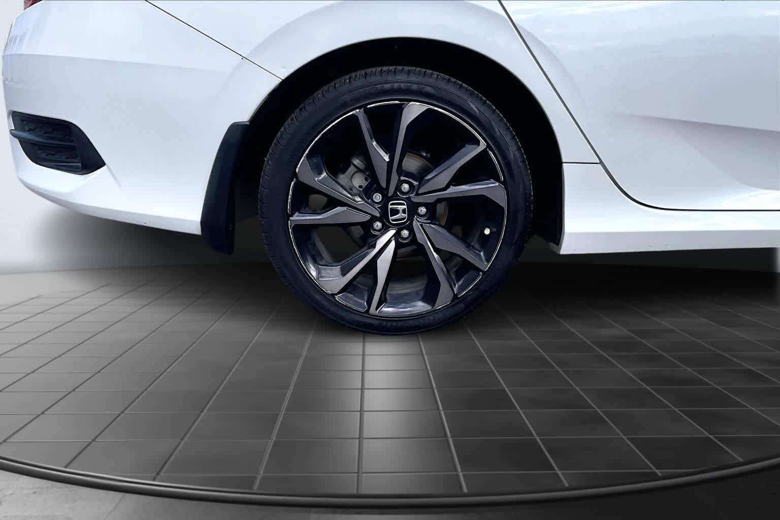 Thumbnail: 2019 Honda Civic - 35