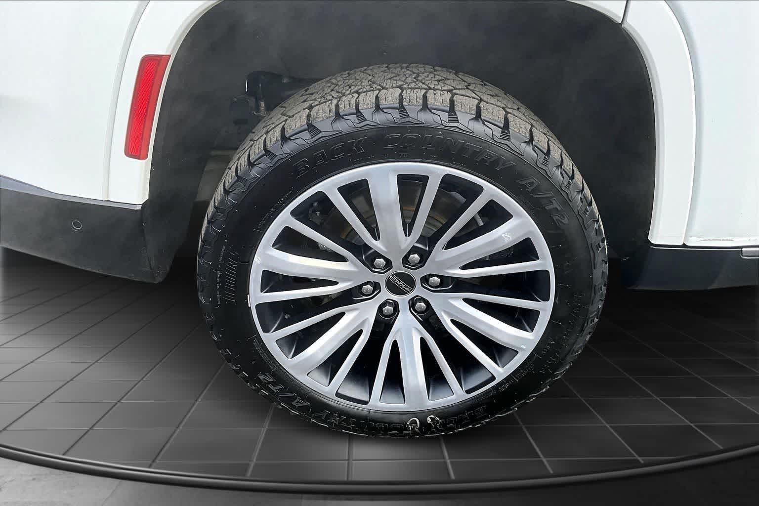 Thumbnail: 2023 Jeep Grand Wagoneer - 35