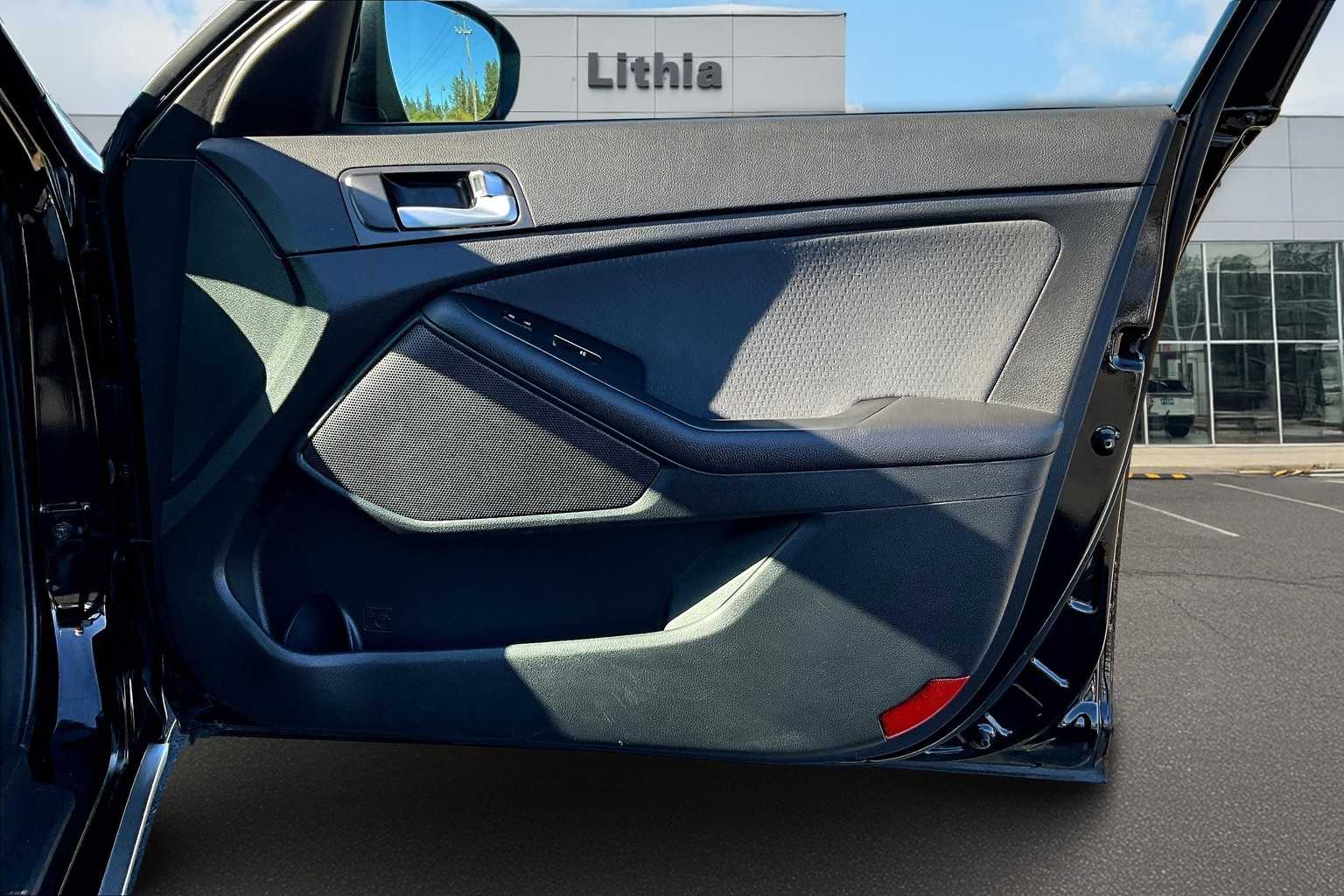 Thumbnail: 2015 Kia Optima - 28
