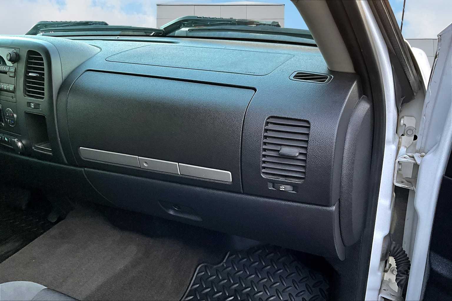 Thumbnail: 2009 GMC Sierra 2500 - 24