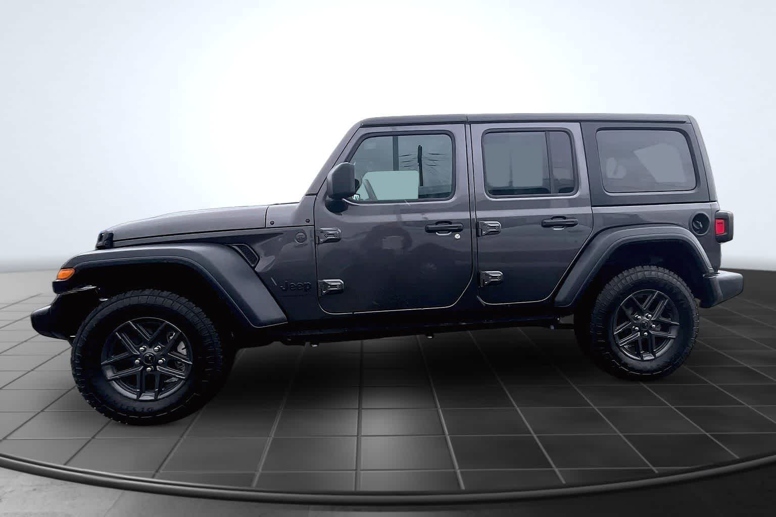 Thumbnail: 2024 Jeep Wrangler - 3