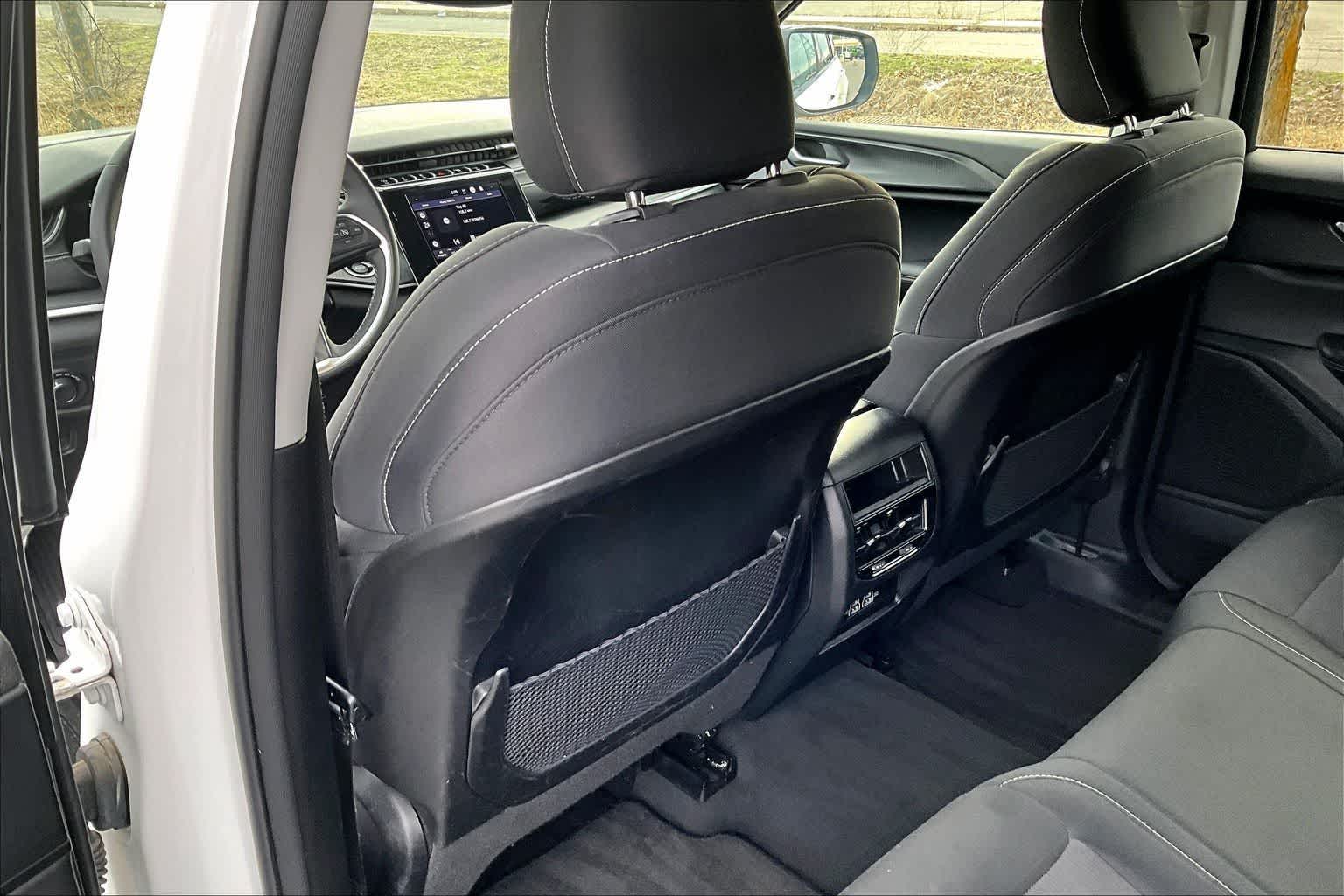 Thumbnail: 2024 Jeep Grand Cherokee - 12