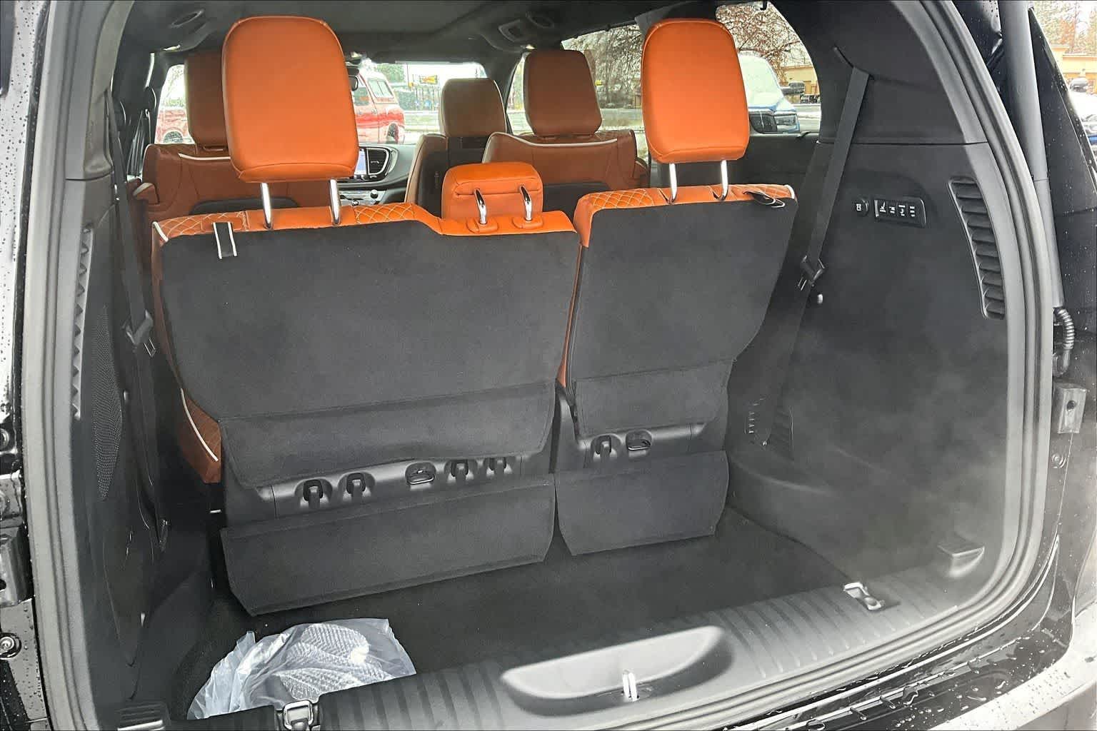 Thumbnail: 2026 Chrysler Pacifica - 19