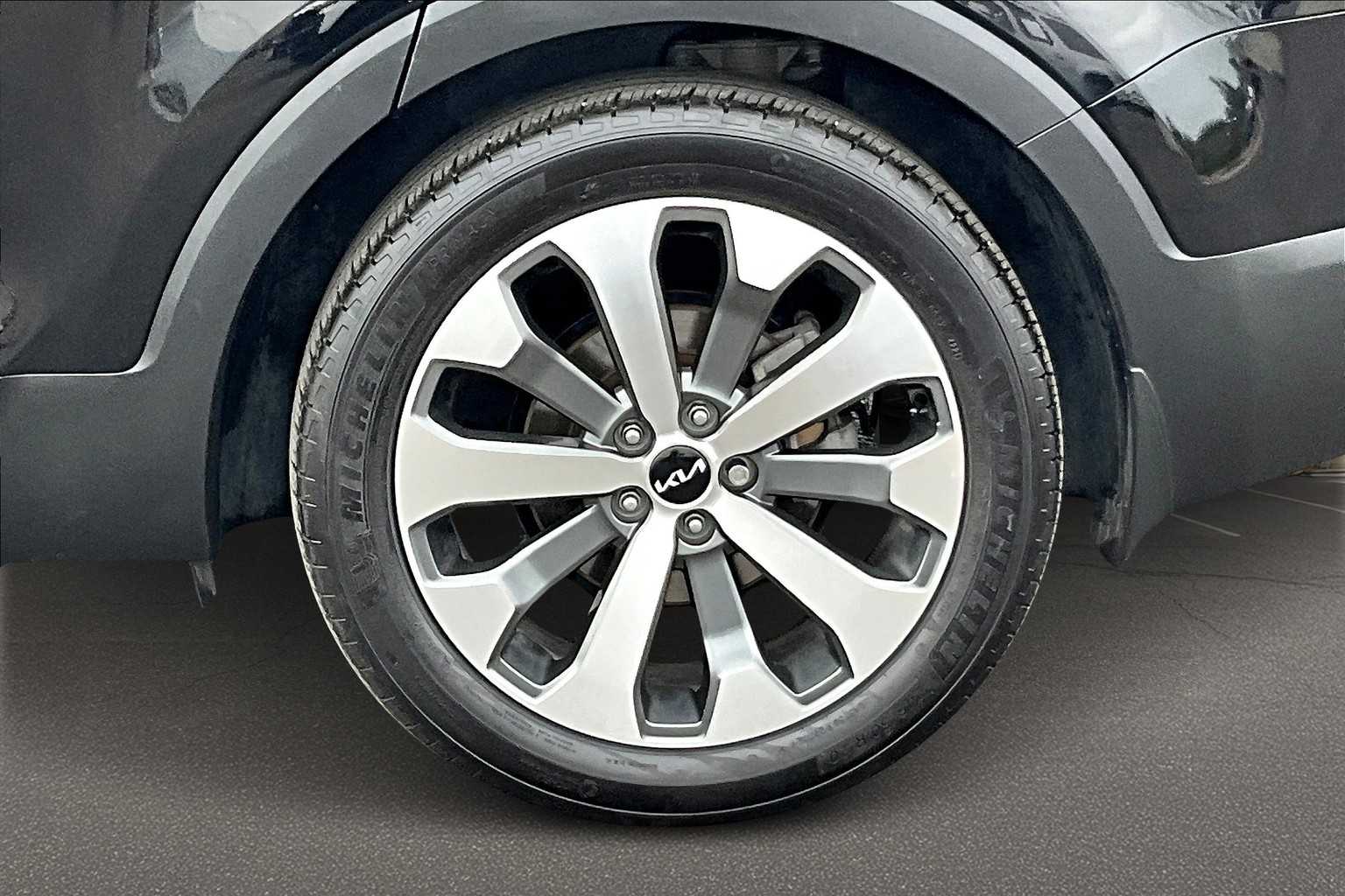 Thumbnail: 2022 Kia Telluride - 36