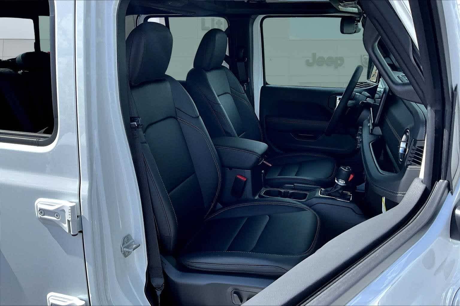 Thumbnail: 2025 Jeep Gladiator - 9