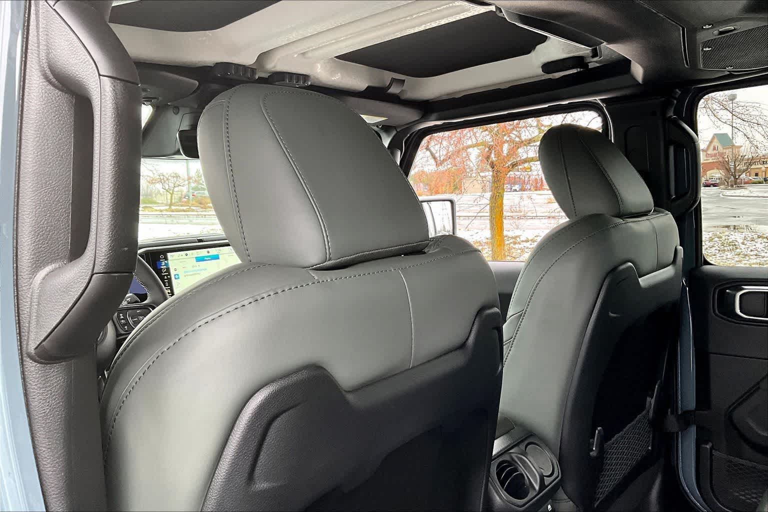 Thumbnail: 2026 Jeep Gladiator - 12