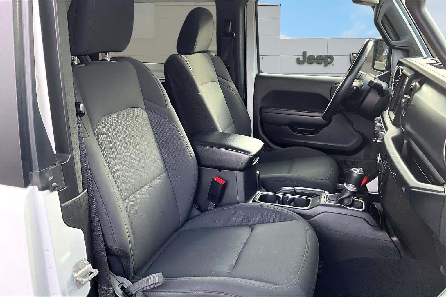 Thumbnail: 2022 Jeep Wrangler - 14