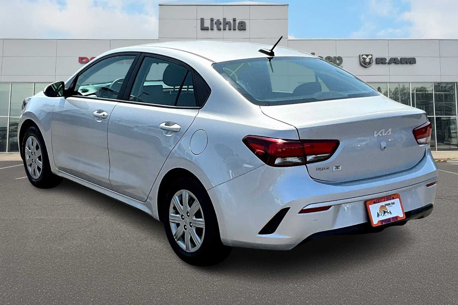 Thumbnail: 2022 Kia Rio - 3
