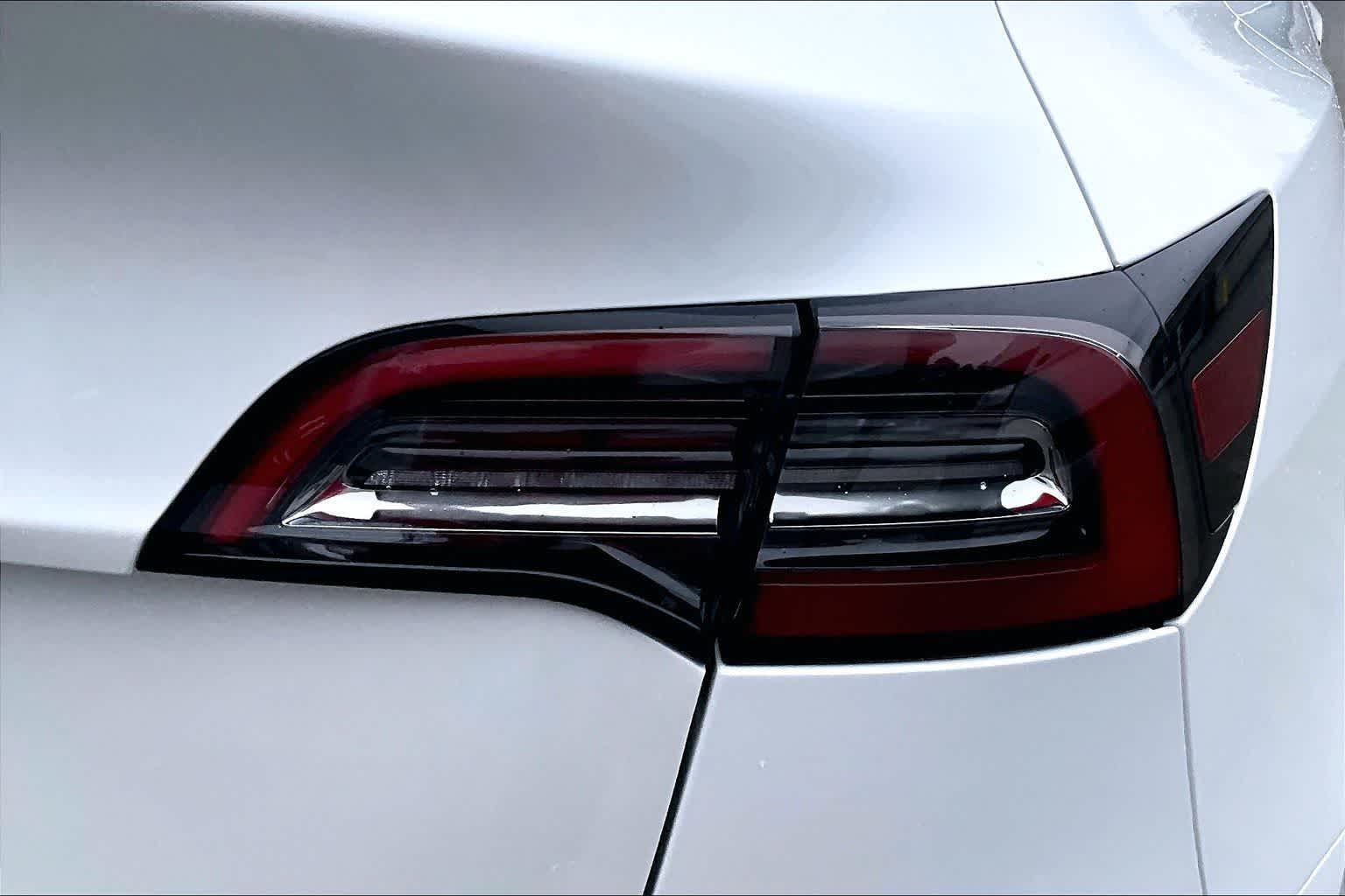 Thumbnail: 2023 Tesla Model Y - 32