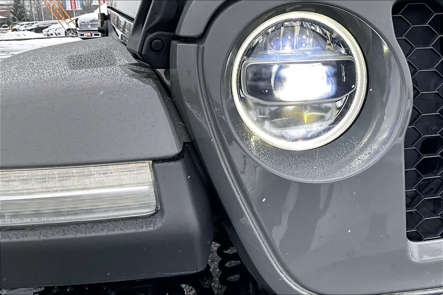 Thumbnail: 2021 Jeep Gladiator - 31