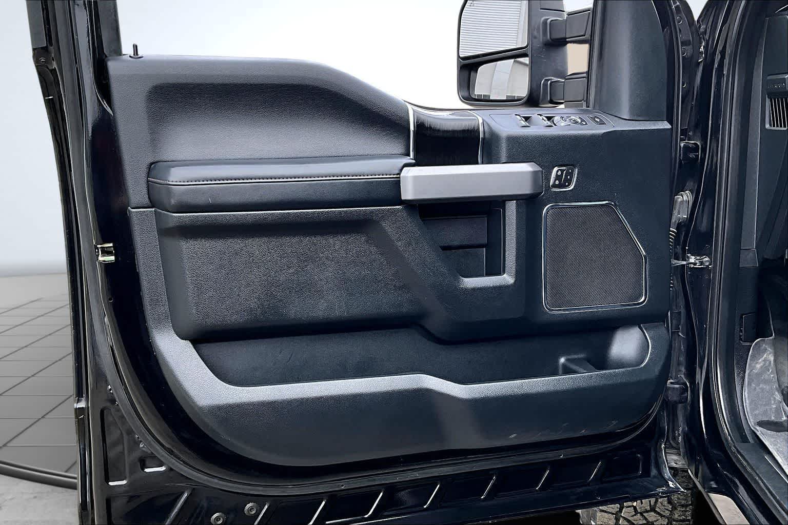 Thumbnail: 2019 Ford Econoline - 28