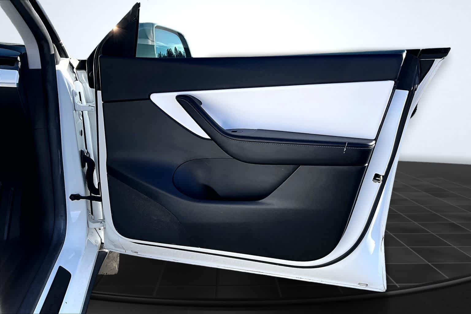 Thumbnail: 2021 Tesla Model Y - 28