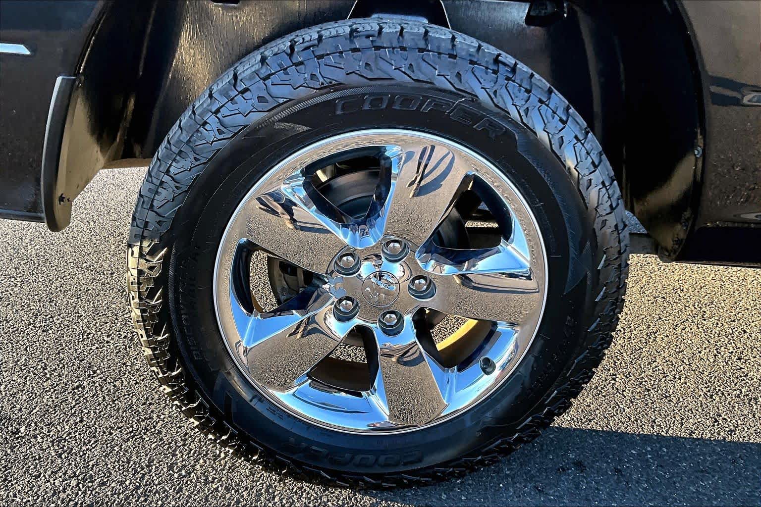 Thumbnail: 2019 RAM 1500 Classic - 35