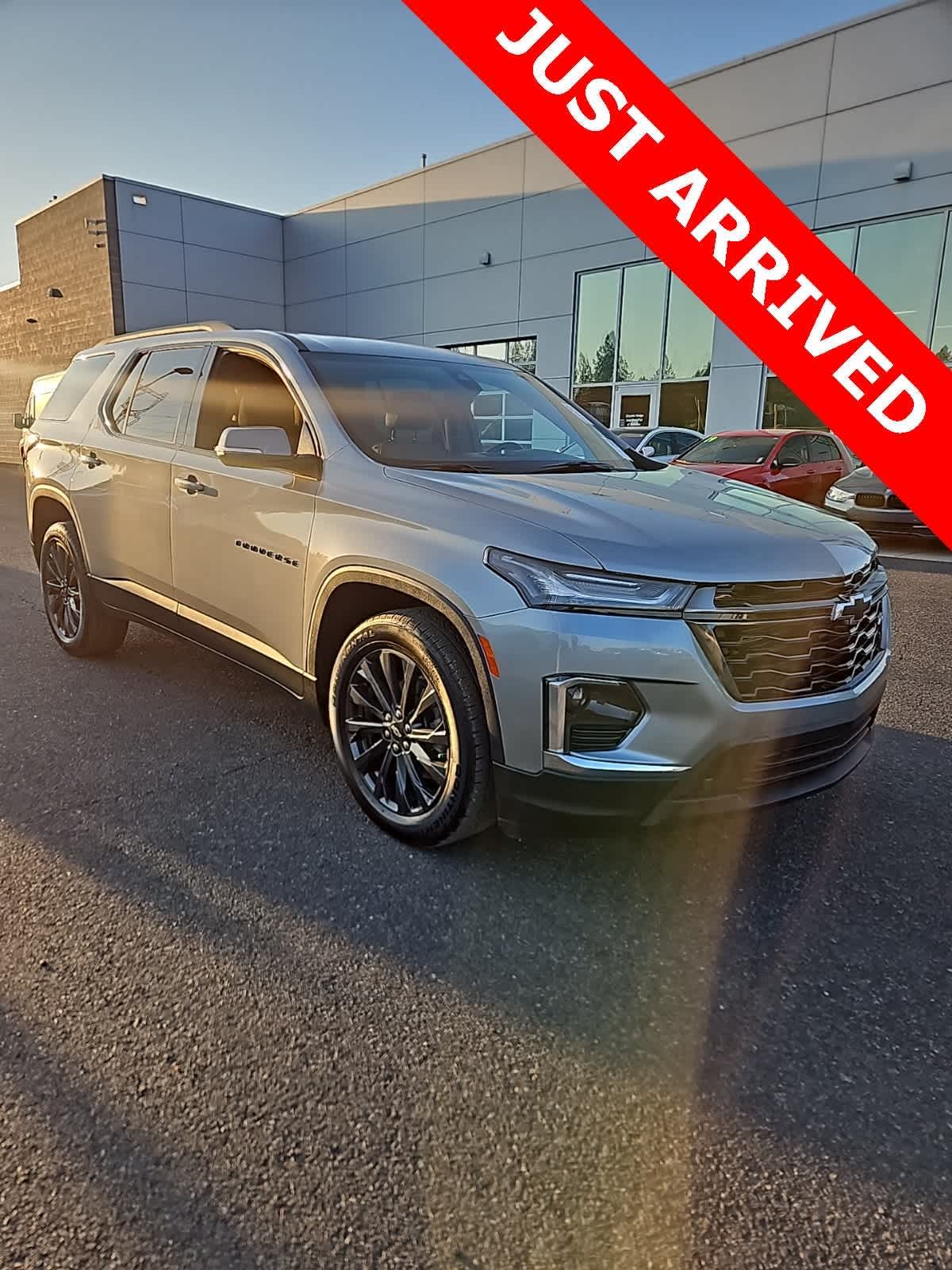 Thumbnail: 2023 Chevrolet Traverse - 3