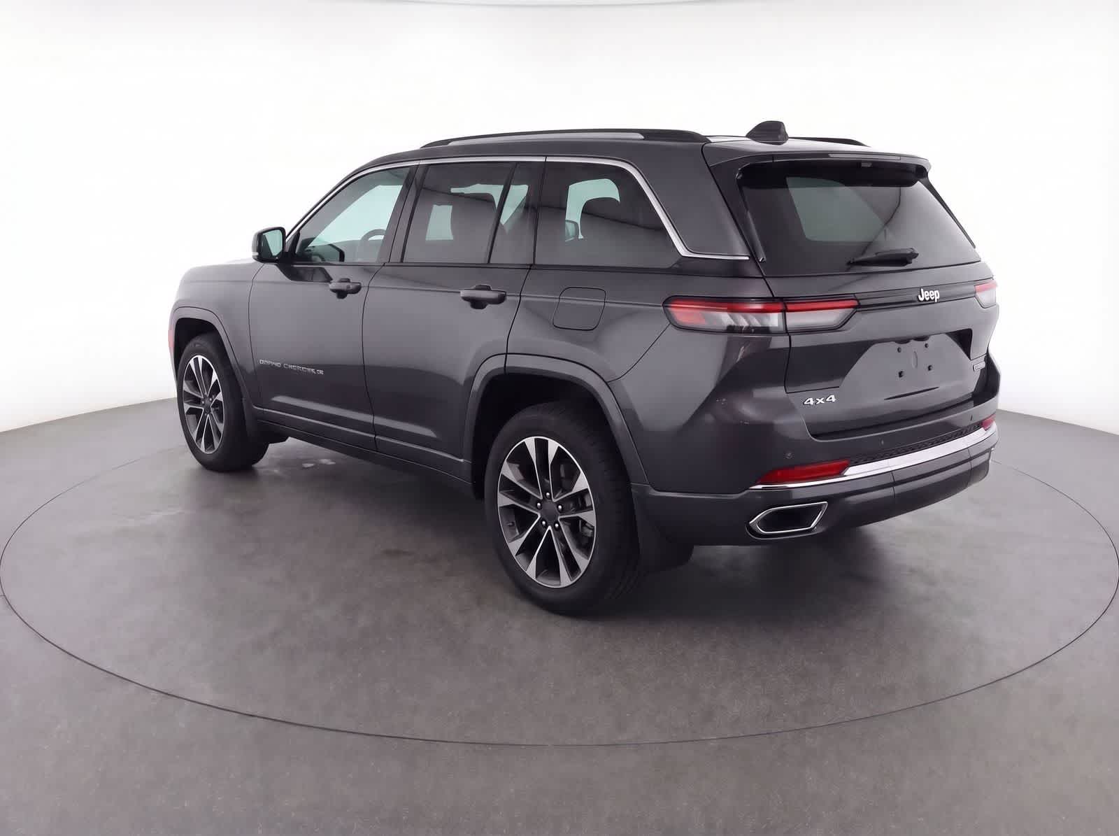 Thumbnail: 2023 Jeep Grand Cherokee - 3