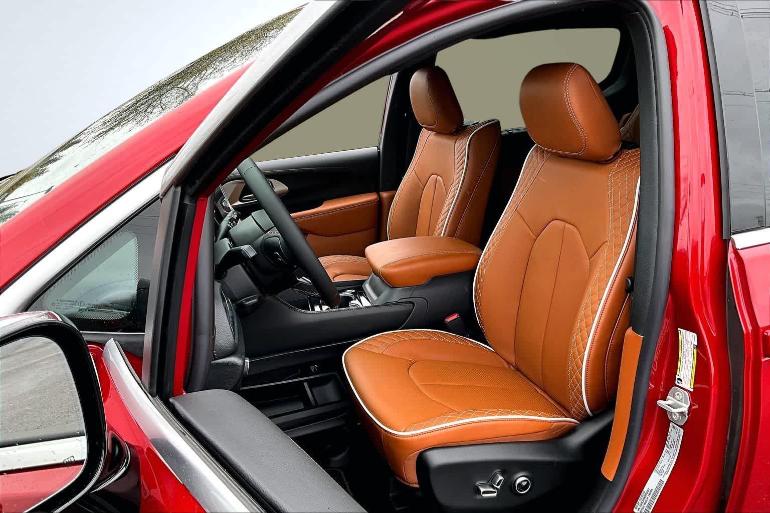 Thumbnail: 2026 Chrysler Pacifica - 11