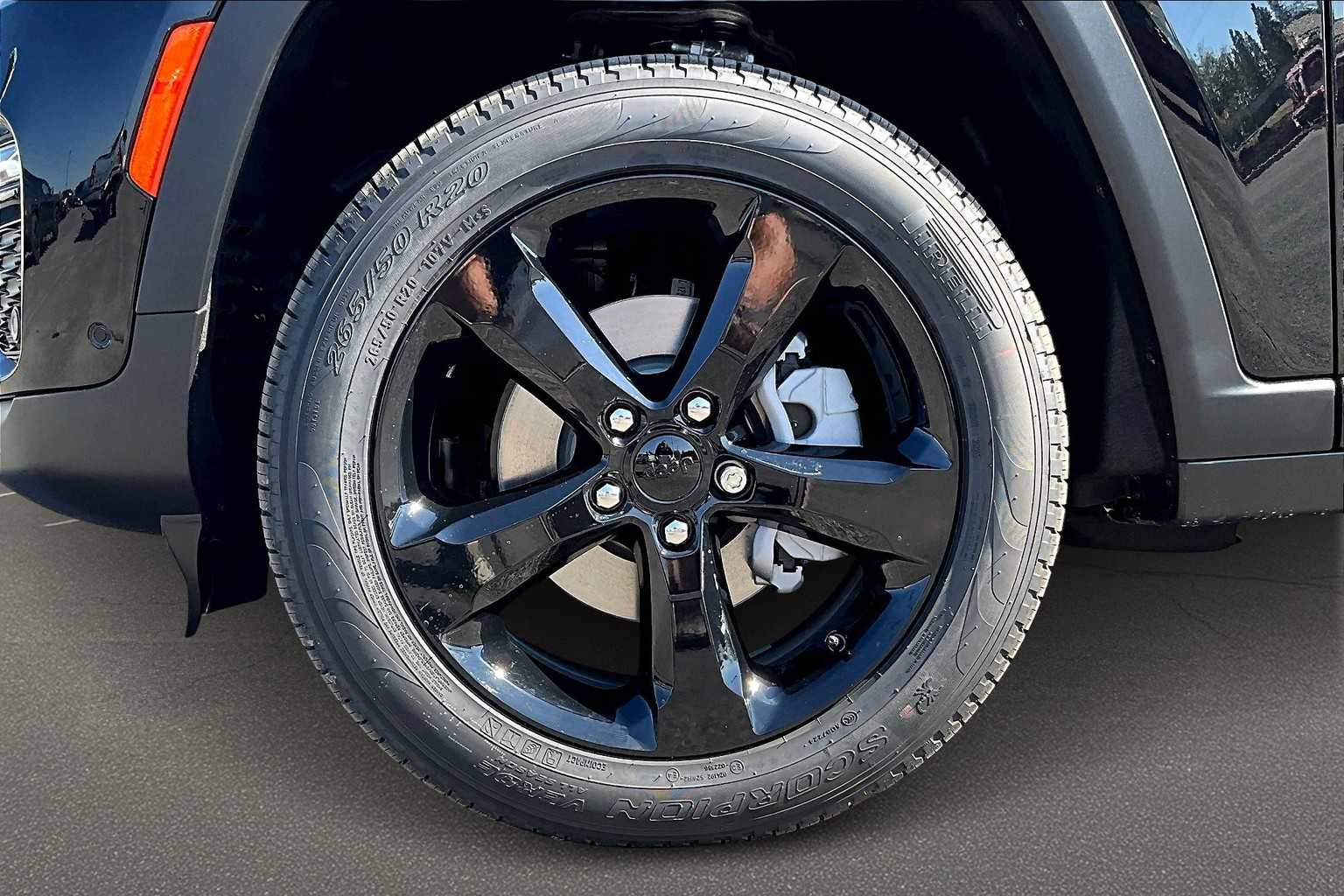 Thumbnail: 2025 Jeep Grand Cherokee - 8