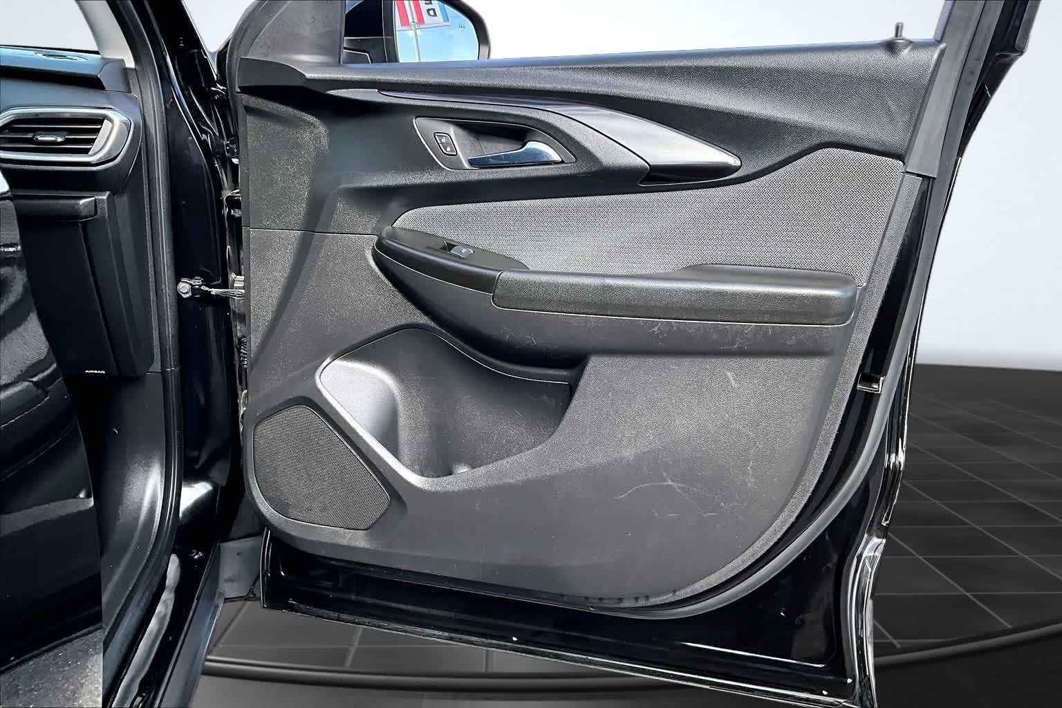 Thumbnail: 2023 Chevrolet TrailBlazer - 28