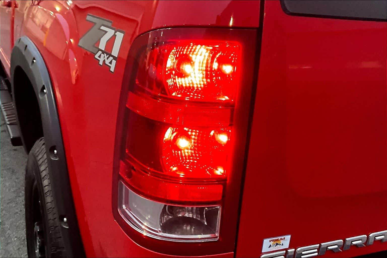 Thumbnail: 2012 GMC Sierra 2500 - 32