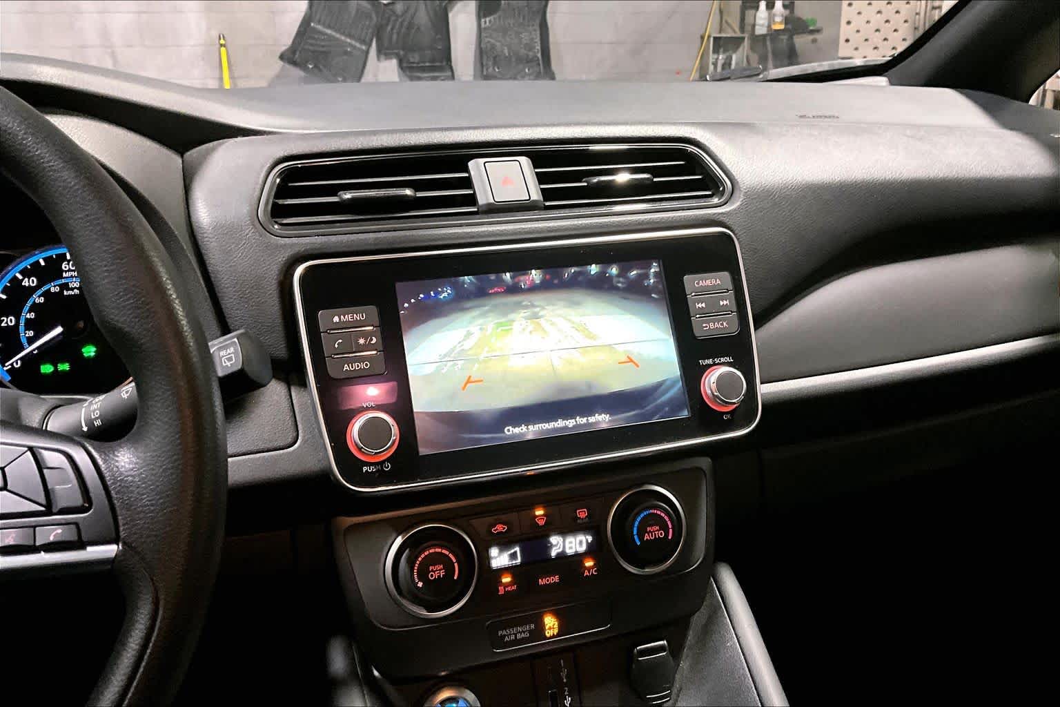 Thumbnail: 2022 Nissan Leaf - 27