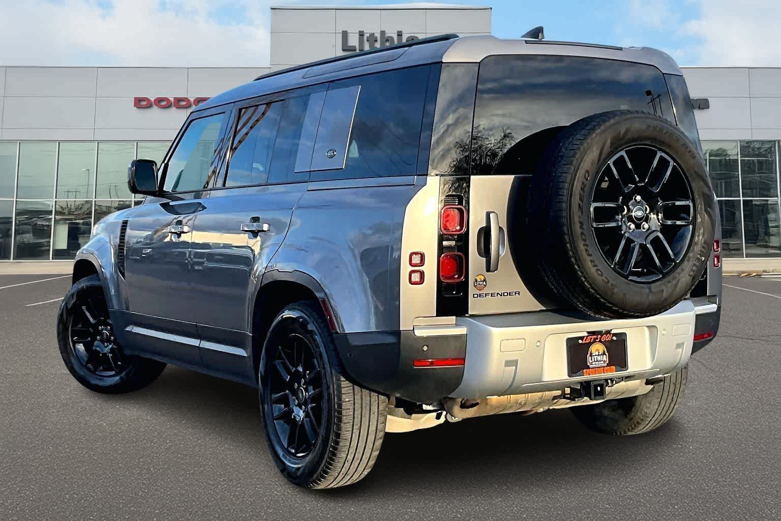 Thumbnail: 2024 Land Rover Defender - 4