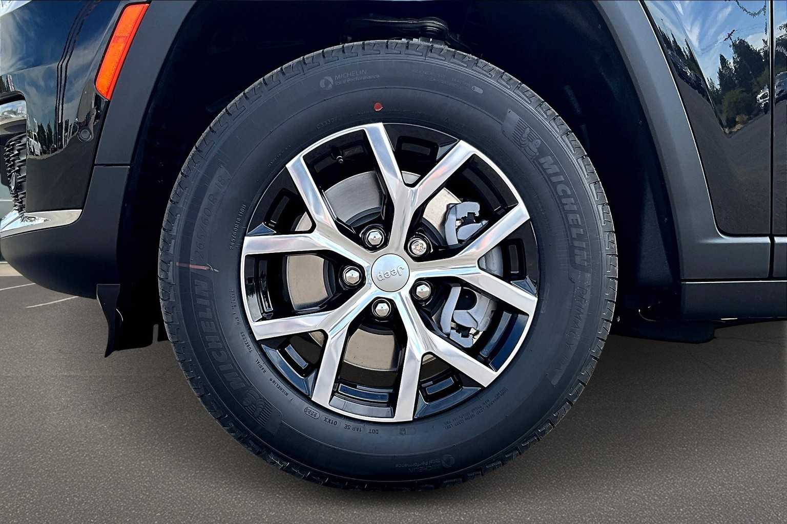 Thumbnail: 2025 Jeep Grand Cherokee L - 8