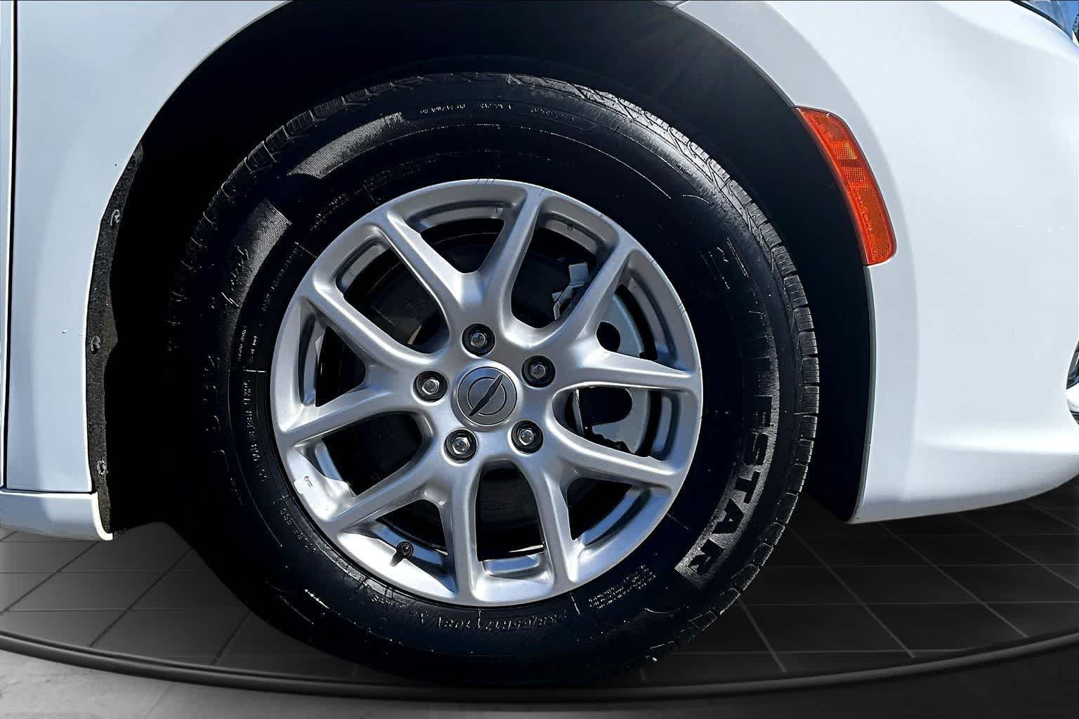 Thumbnail: 2024 Chrysler Pacifica - 34