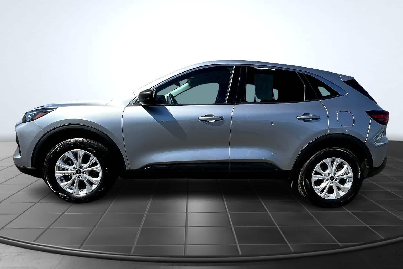 Thumbnail: 2024 Ford Escape - 3