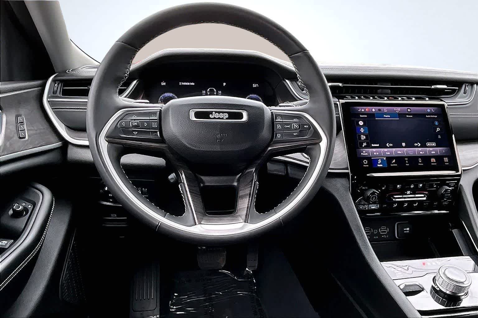 Thumbnail: 2023 Jeep Grand Cherokee L - 15