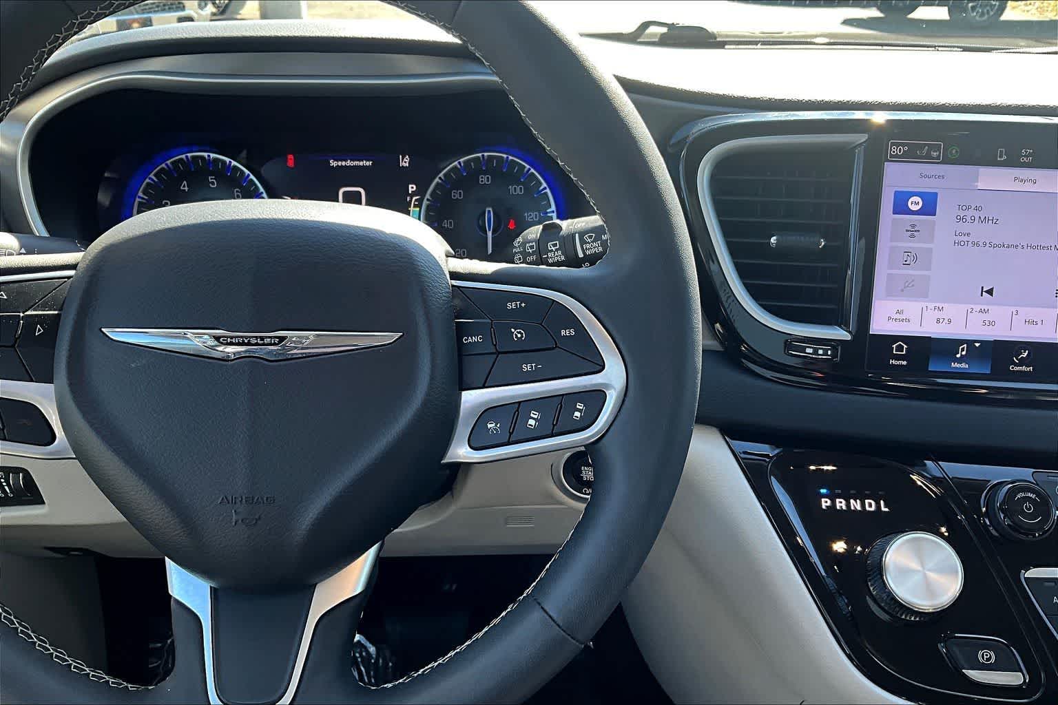 Thumbnail: 2024 Chrysler Pacifica - 26