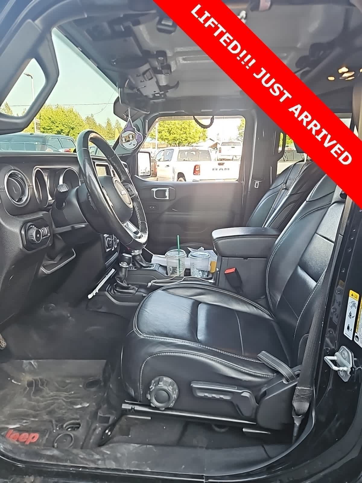 Thumbnail: 2019 Jeep Wrangler - 6