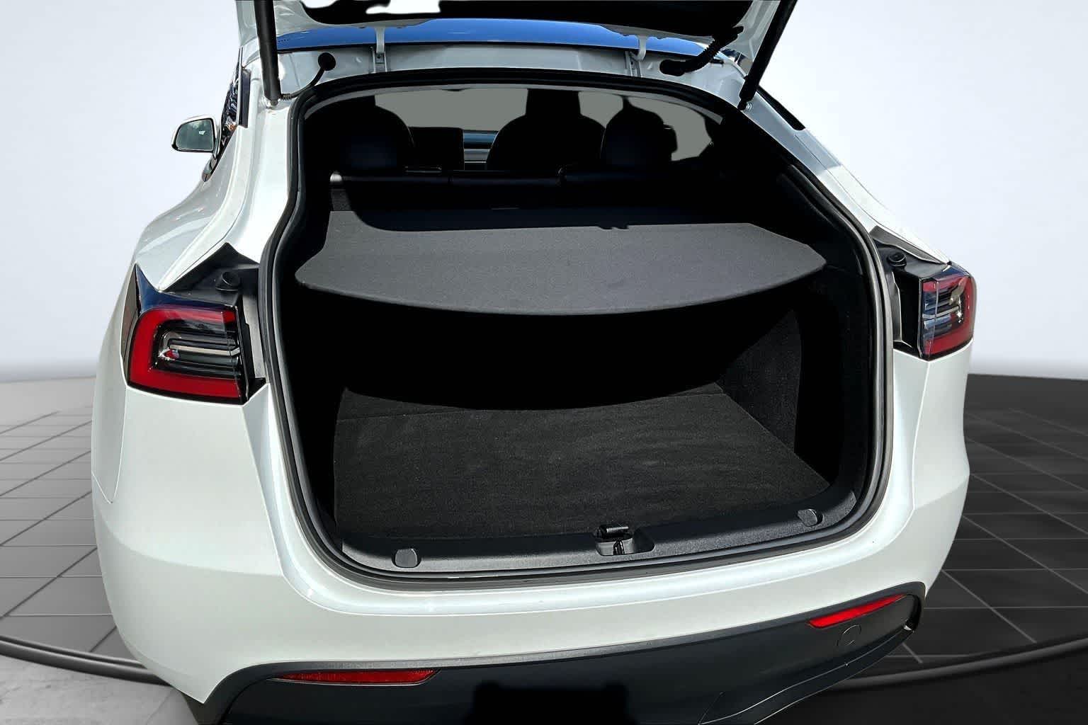 Thumbnail: 2023 Tesla Model Y - 19