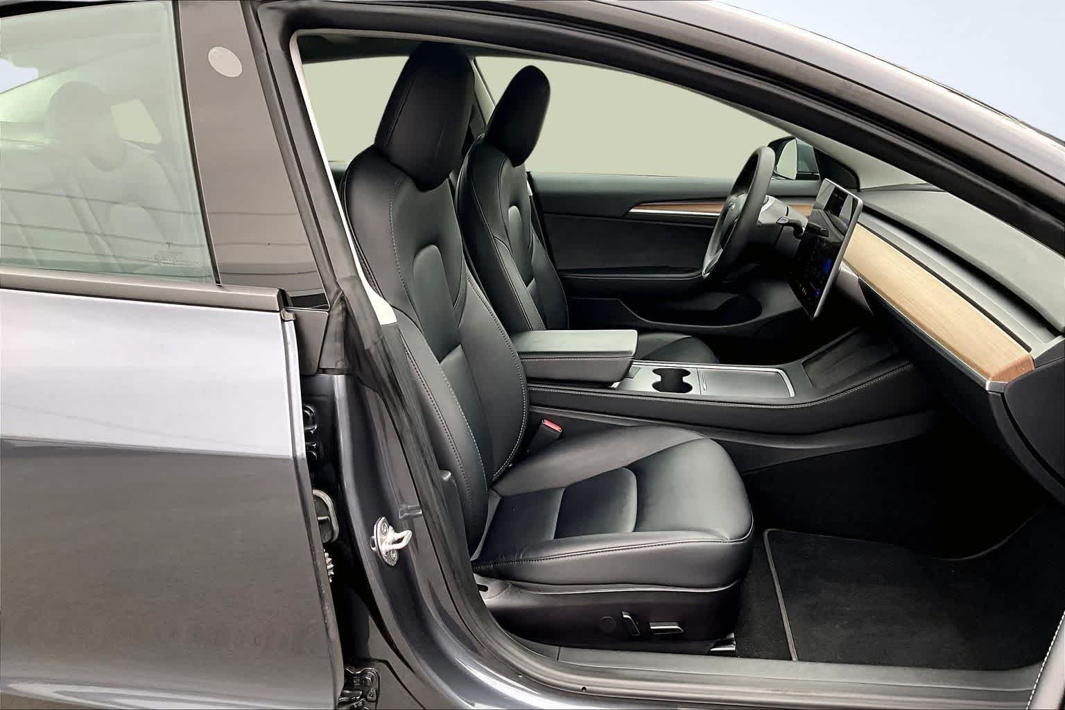 Thumbnail: 2023 Tesla Model 3 - 14