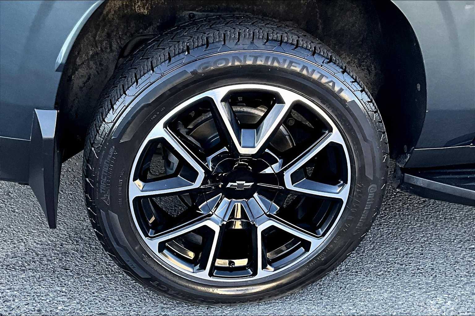 Thumbnail: 2021 Chevrolet Suburban - 35