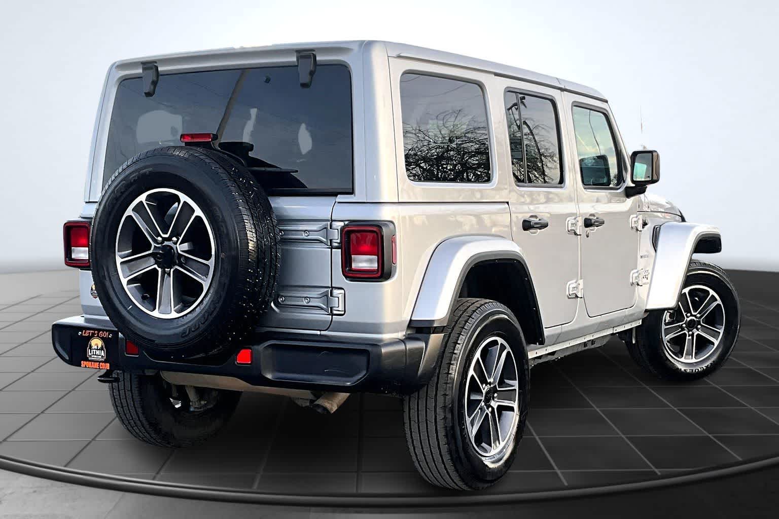 Thumbnail: 2023 Jeep Wrangler - 23