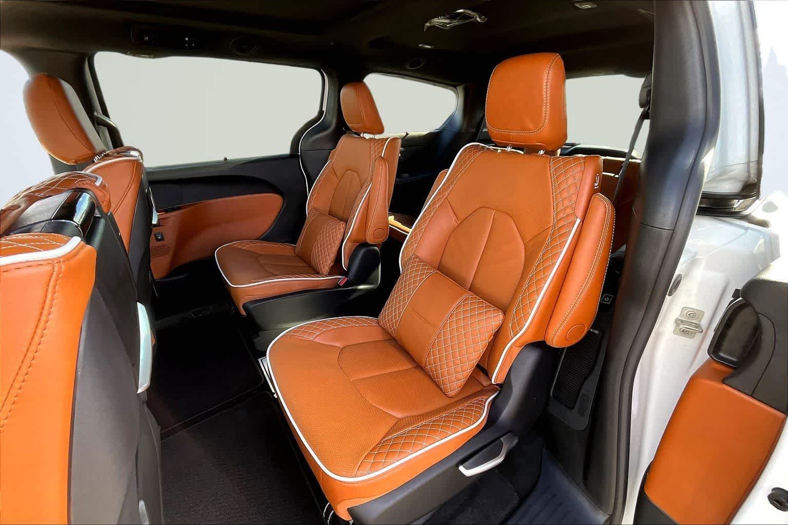 Thumbnail: 2026 Chrysler Pacifica - 13