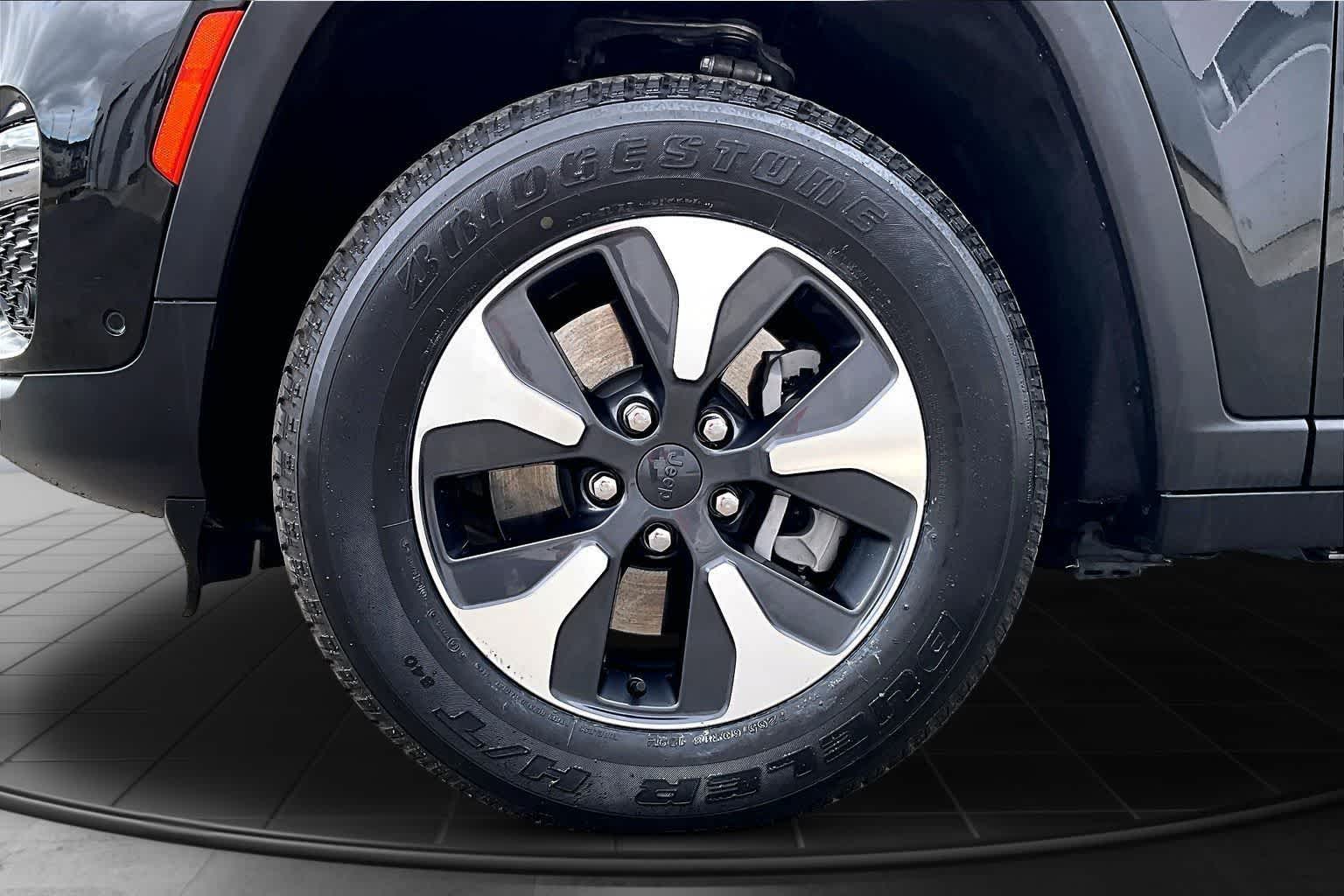 Thumbnail: 2022 Jeep Grand Cherokee - 7
