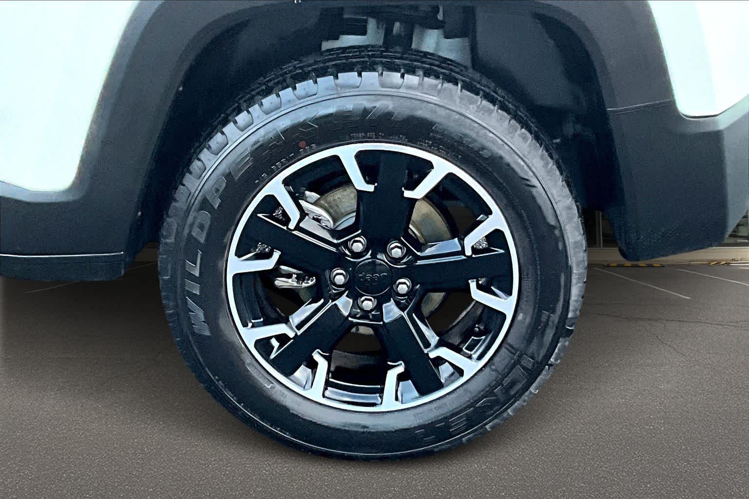 Thumbnail: 2023 Jeep Renegade - 36